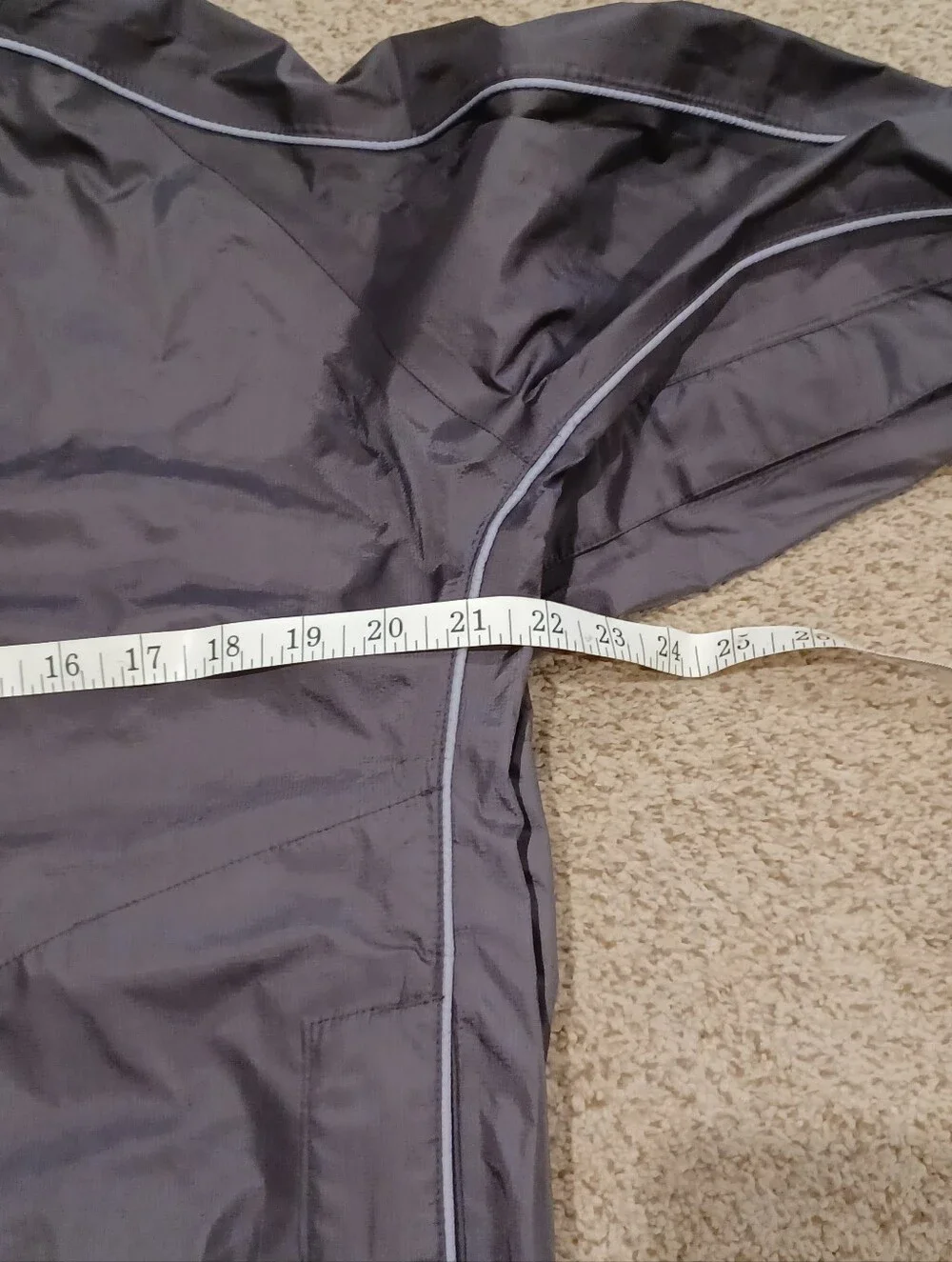Kelty Full Zip Windbreaker Rain Jacket W/ Vents & Stoe Away Hood Size M